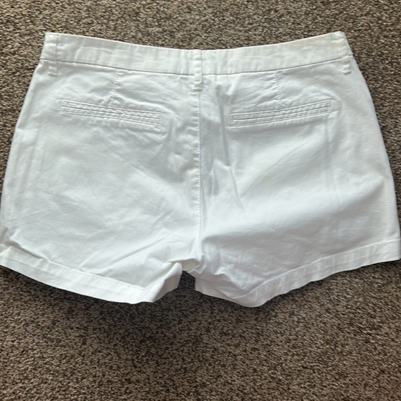 White Old Navy shorts - Picture 3 of 3